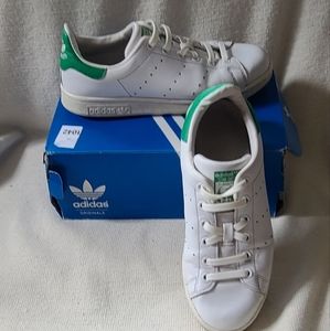 Adidas Stan Smith white and green size 5.5